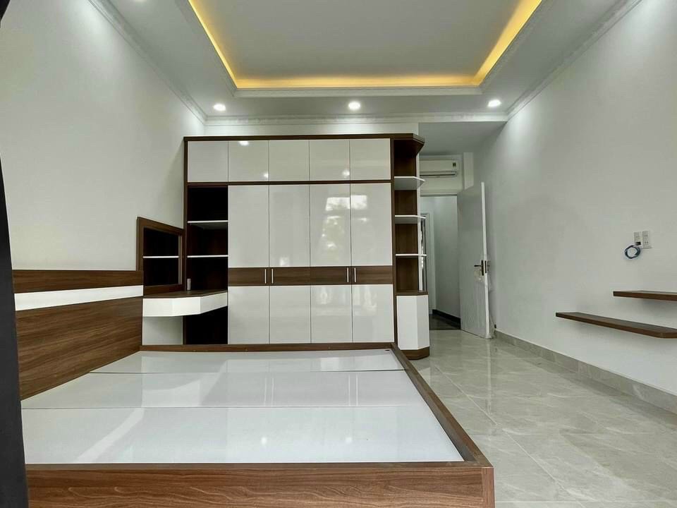 Nhà mới kiến trúc Châu Âu 4 x17m, trệt, 3 lầu, oto tận nhà!